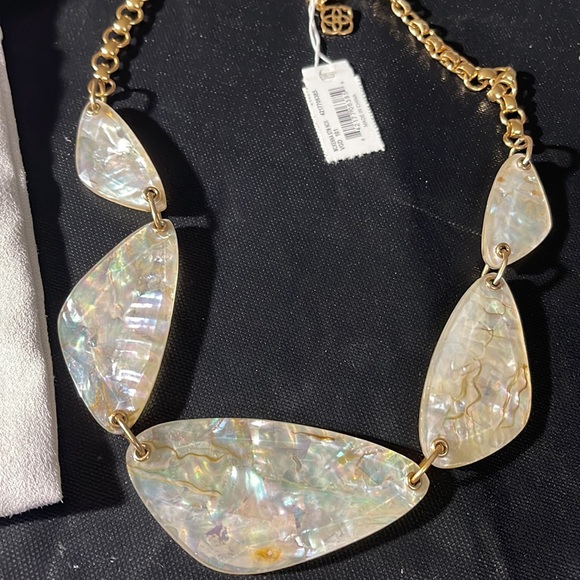 KENDRA SCOTT McKenna White Abalone Vintage Gold Tone Necklace w/Pouch NWT $168 - Picture 3 of 10
